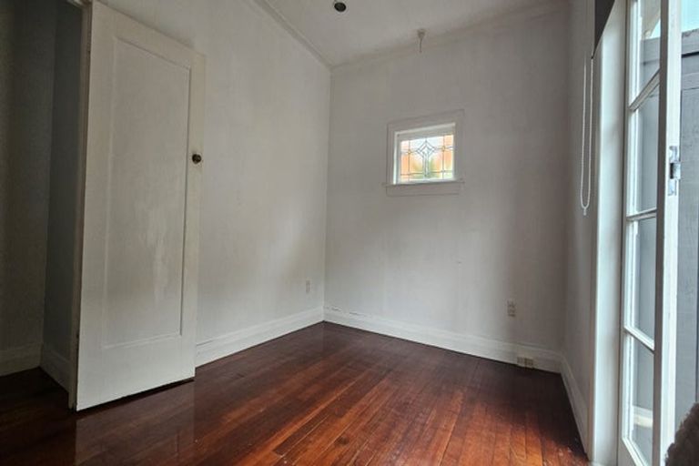 Photo of property in 27 Atkin Avenue, Mission Bay, Auckland, 1071