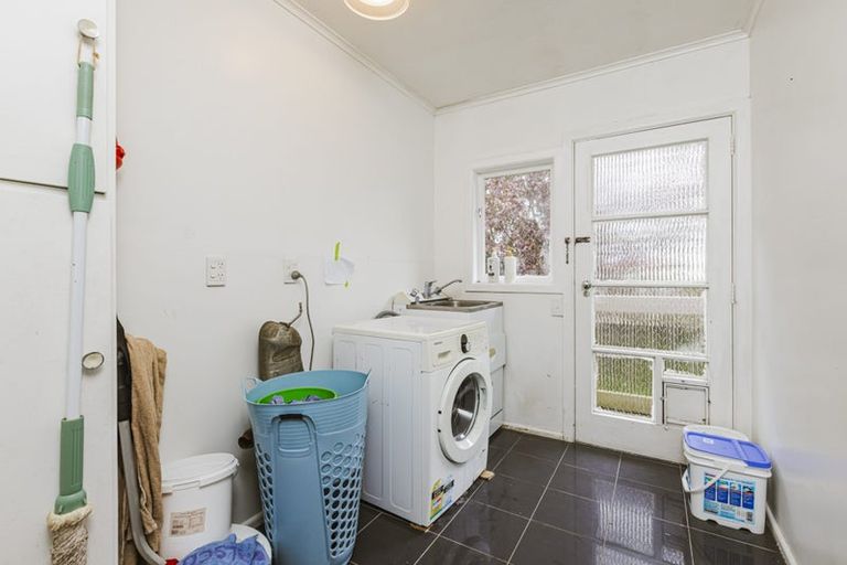 Photo of property in 302 Blockhouse Bay Road, Avondale, Auckland, 0600