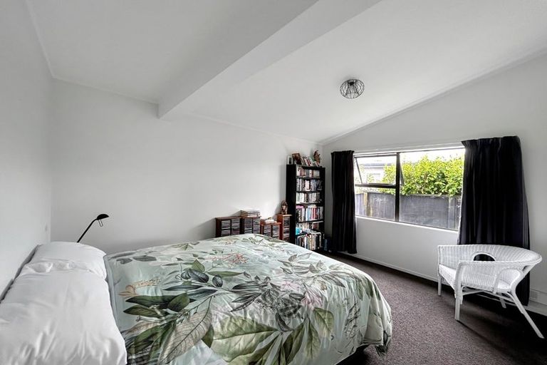 Photo of property in 6 Highbury Drive, Levin, 5510