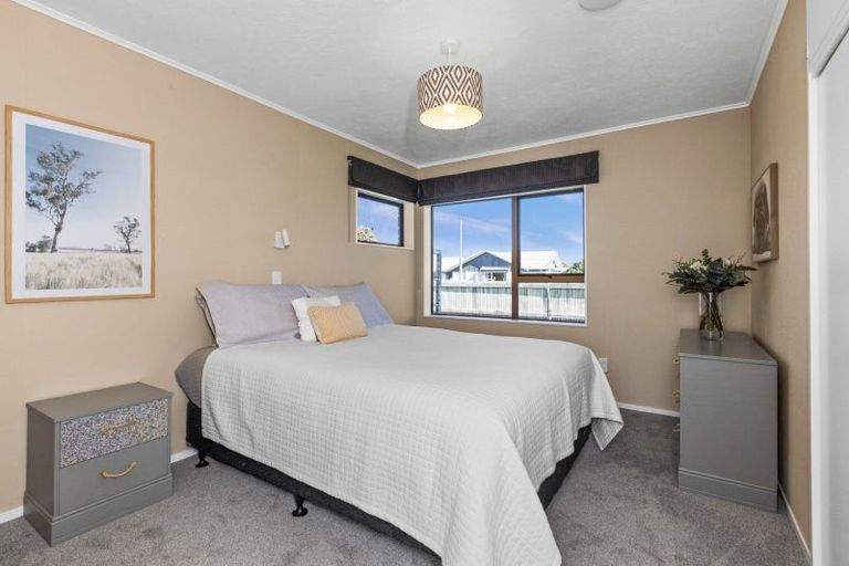 Photo of property in 21 Townshend Crescent, Greenmeadows, Napier, 4112