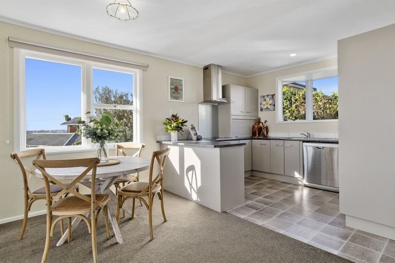 Photo of property in 18 Tirinui Crest Road, Otumoetai, Tauranga, 3110