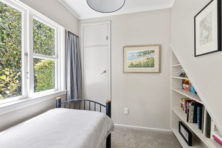 Photo of property in 109 Seatoun Heights Road, Seatoun, Wellington, 6022