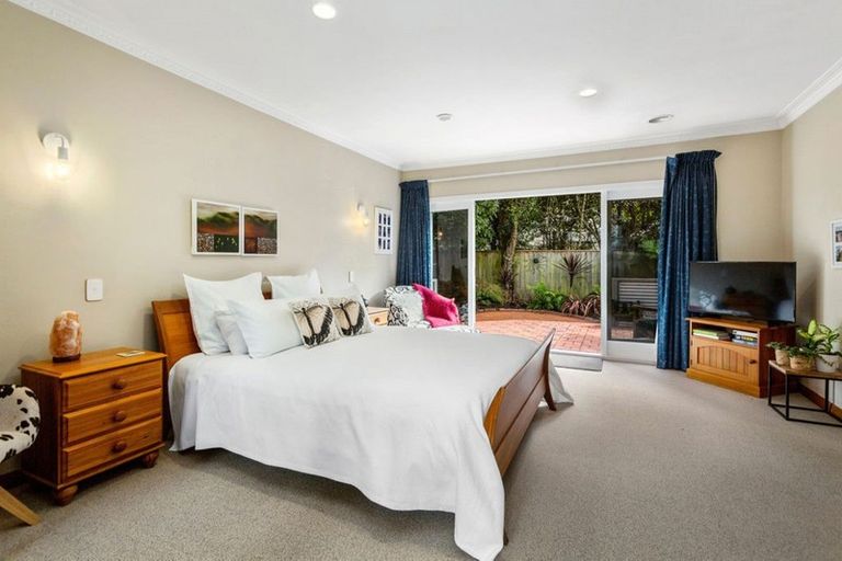 Photo of property in 10 Golf Road, Heretaunga, Upper Hutt, 5018