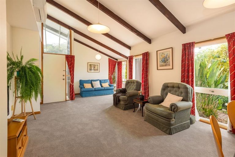 Photo of property in 5 Raekura Place, Redcliffs, Christchurch, 8081