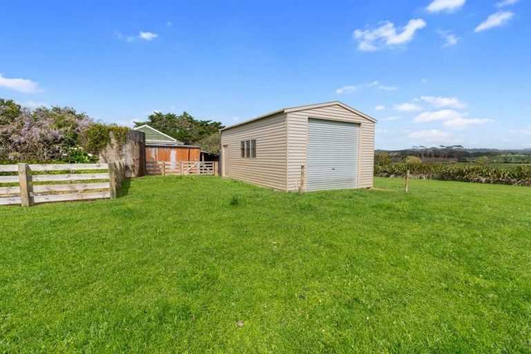 Photo of property in 180 Taupaki Road, Taupaki, Henderson, 0782