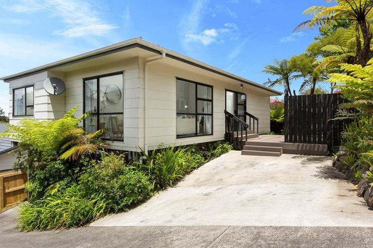 Photo of property in 5/20a Lavery Place, Sunnynook, Auckland, 0632