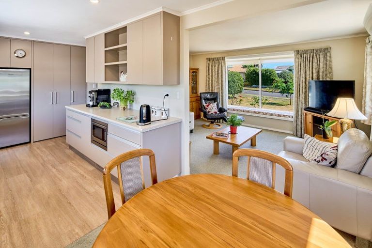 Photo of property in 2a Argyle Grove, Trentham, Upper Hutt, 5018