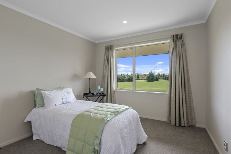 Photo of property in 13 Whitcombe Place, Darfield, 7571