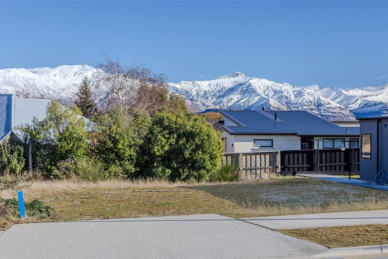 Photo of property in 16 Clearview Street, Wanaka, 9305