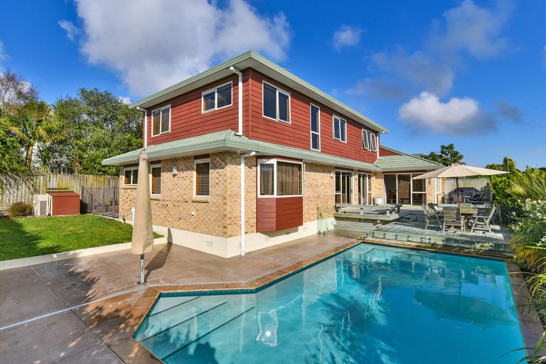 Photo of property in 102 Charles Prevost Drive, The Gardens, Auckland, 2105