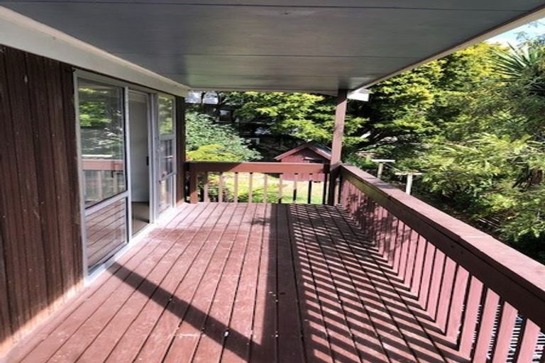 Photo of property in 4 Sispara Place, Beach Haven, Auckland, 0626