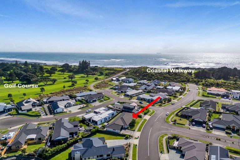 Photo of property in 65 Links Drive, Waiwhakaiho, New Plymouth, 4312