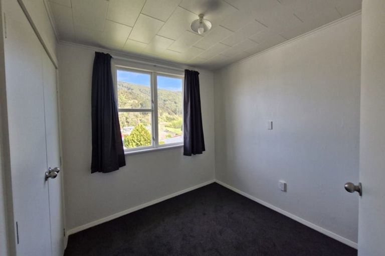 Photo of property in 40 Parenga Street, Wainuiomata, Lower Hutt, 5014