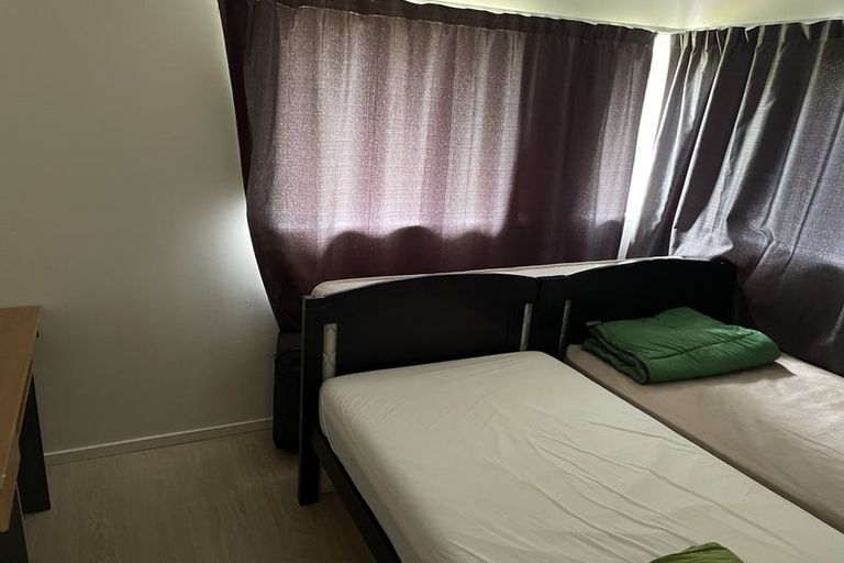 Photo of property in 6 Penlington Place, Karori, Wellington, 6012