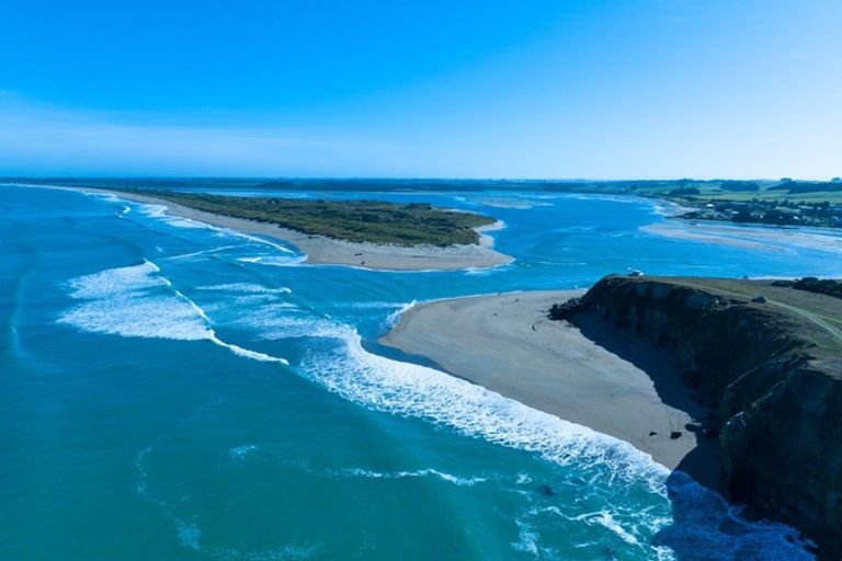 Photo of property in 10 Neva Street, Fortrose, Invercargill, 9875