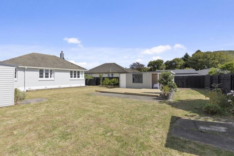 Photo of property in 39 Peck Street, Taita, Lower Hutt, 5011