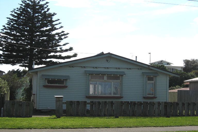 Photo of property in 8 Tregenna Street, Castlecliff, Whanganui, 4501