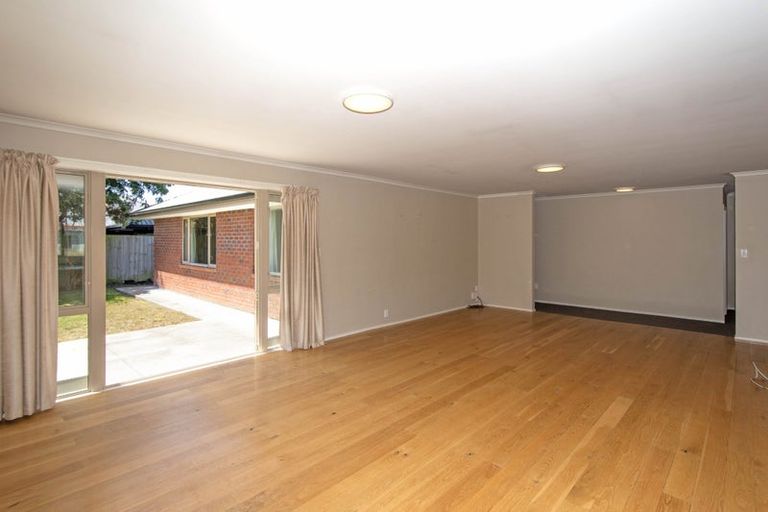 Photo of property in 41 Factory Road, Belfast, Christchurch, 8051