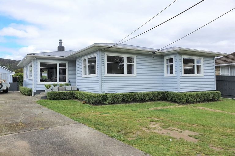 Photo of property in 256 Taita Drive, Taita, Lower Hutt, 5011