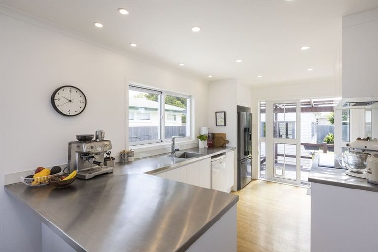 Photo of property in 4 Tingey Place, Awapuni, Palmerston North, 4412