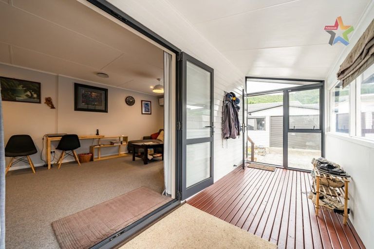 Photo of property in 325 Wellington Road, Wainuiomata, Lower Hutt, 5014