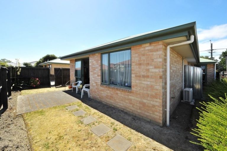 Photo of property in 2/295 Pages Road, Wainoni, Christchurch, 8061