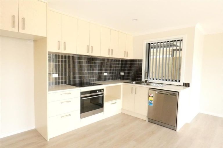 Photo of property in 2/1 Burrows Place, Frankton, Hamilton, 3204