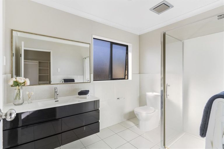 Photo of property in 27 Donegal Park Drive, Flat Bush, Auckland, 2019