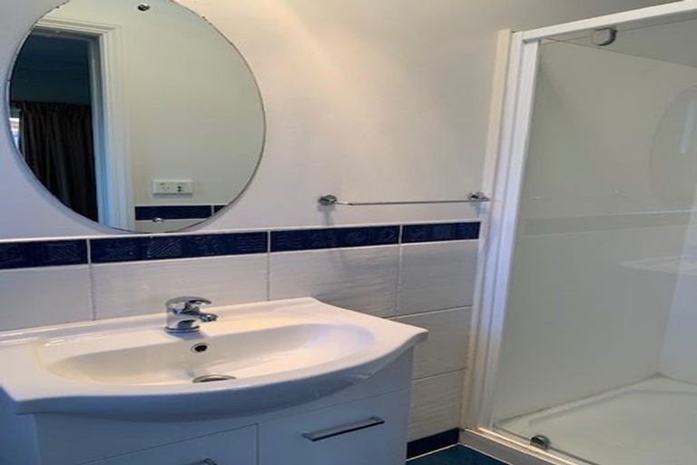 Photo of property in 2 Glastry Close, East Tamaki Heights, Auckland, 2016