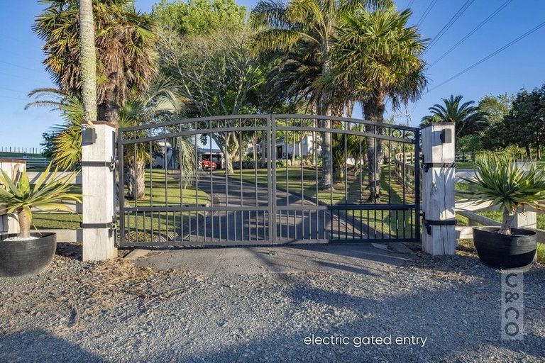 Photo of property in 1239 Peak Road, Helensville, 0875