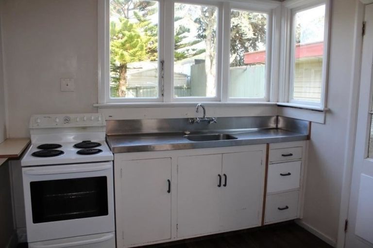 Photo of property in 10 Loyalty Street, Forbury, Dunedin, 9012