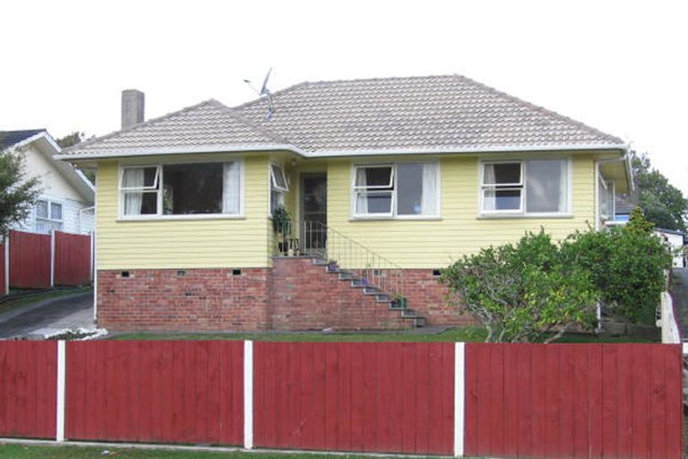 Photo of property in 92 Barrys Road, Glendene, Auckland, 0602