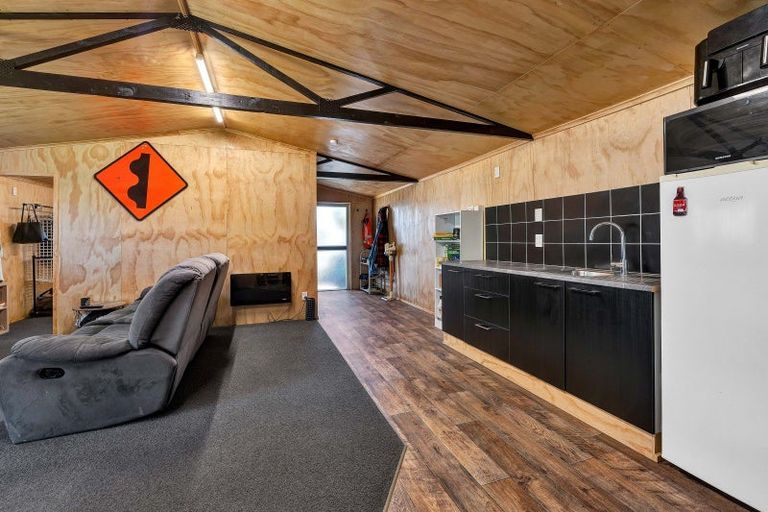 Photo of property in 263 Huatoki Street, Upper Vogeltown, New Plymouth, 4310