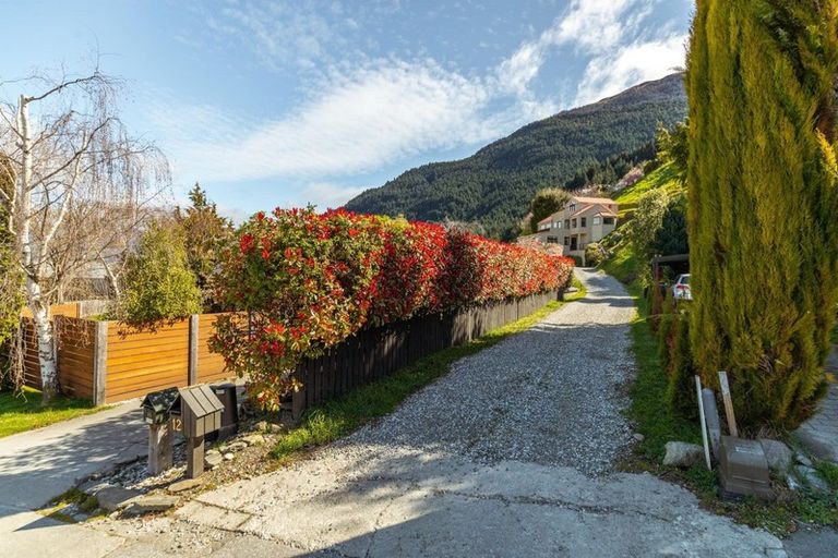 Photo of property in 14 Greenstone Place, Fernhill, Queenstown, 9300