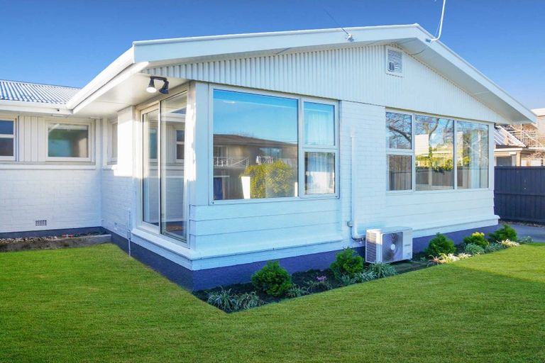 Photo of property in 2/4 Lansbury Avenue, Strowan, Christchurch, 8052