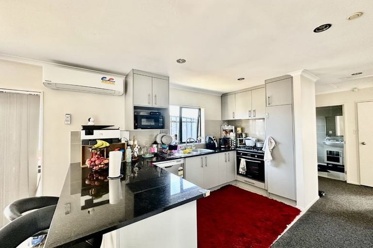 Photo of property in 37 Alabaster Drive, Papatoetoe, Auckland, 2025