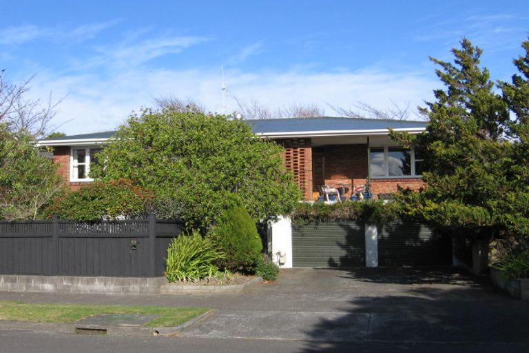 Photo of property in 26 Newcastle Street, Hokowhitu, Palmerston North, 4410
