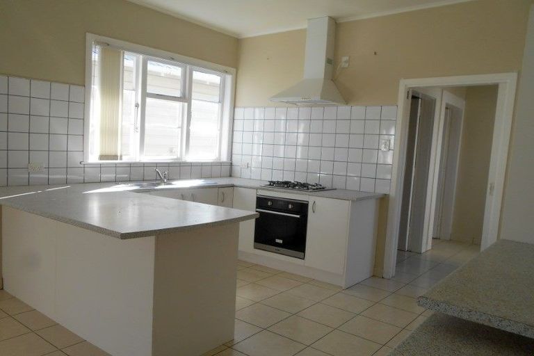 Photo of property in 97 Endeavour Street, Lyall Bay, Wellington, 6022