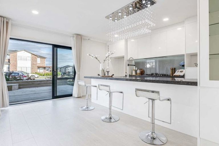 Photo of property in 62 Donegal Park Drive, Flat Bush, Auckland, 2019