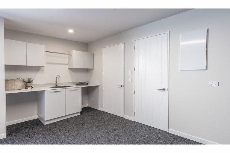 Photo of property in 28 Manakura Street, Avonhead, Christchurch, 8042