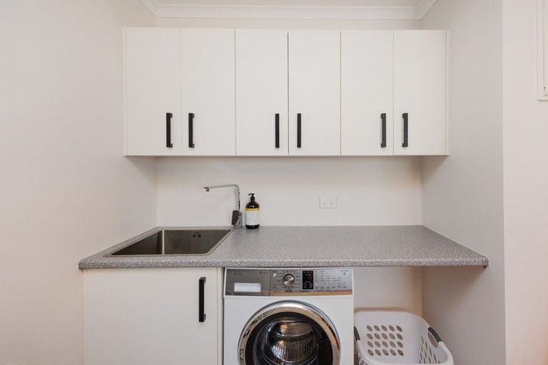 Photo of property in 10 Kereru Street, Marton, 4710