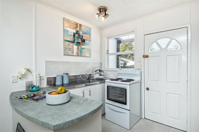 Photo of property in 2/126 Stredwick Drive, Torbay, Auckland, 0630