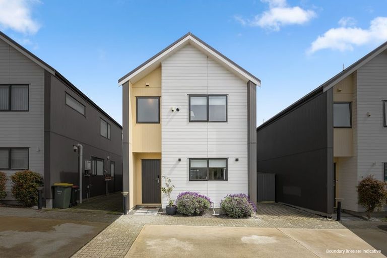 Photo of property in 14b Kelwyn Road, Kelston, Auckland, 0602
