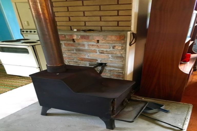 Photo of property in 2 Hunter Street, Karamea, 7893