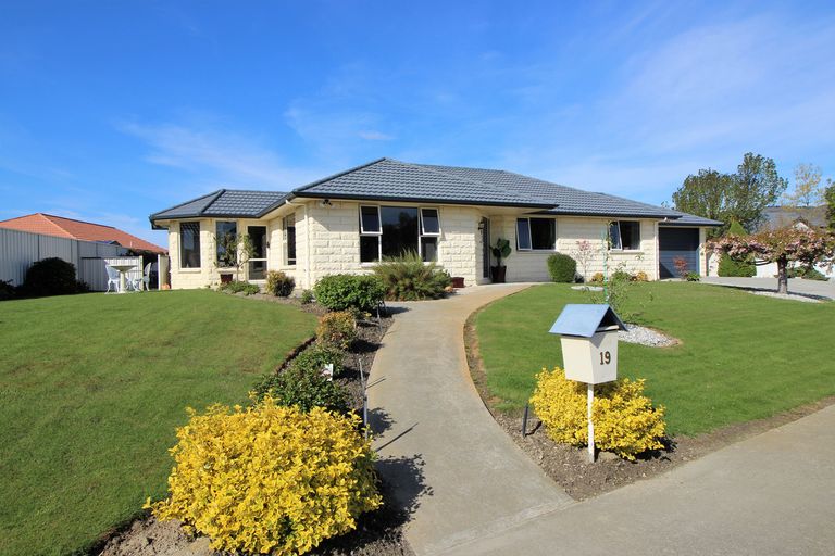 Photo of property in 19 Orchard Drive, Alexandra, 9320