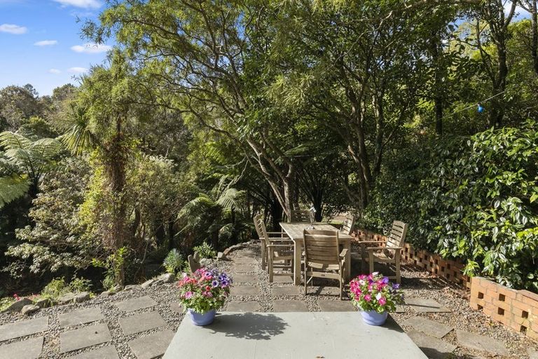 Photo of property in 124 Kamahi Street, Stokes Valley, Lower Hutt, 5019