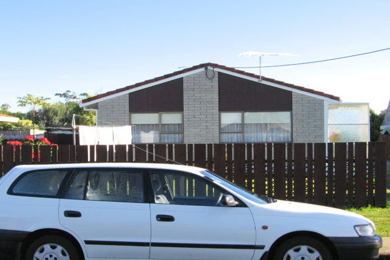 Photo of property in 2/54 Hatton Road, Orewa, 0931