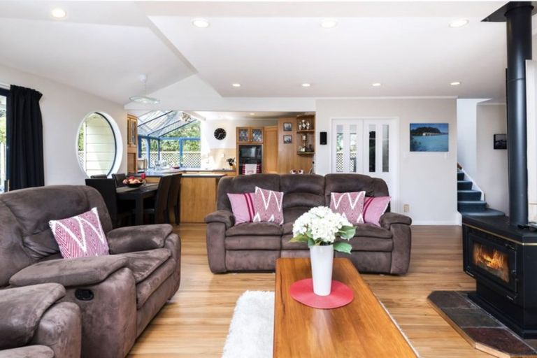 Photo of property in 2/99 Evelyn Road, Cockle Bay, Auckland, 2014