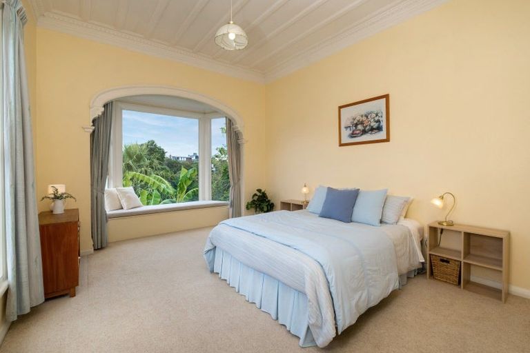 Photo of property in 13 Roslyn Road, Bluff Hill, Napier, 4110