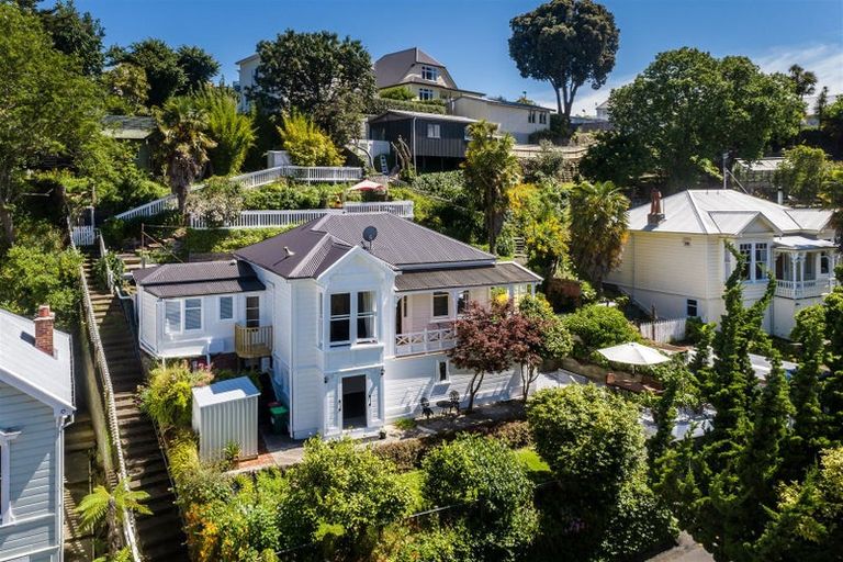 Photo of property in 6 Cameron Road, Bluff Hill, Napier, 4110